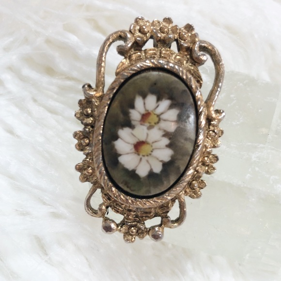 Vintage Jewelry - Vintage Floral Metal Brooch /Pendant Hand Painted